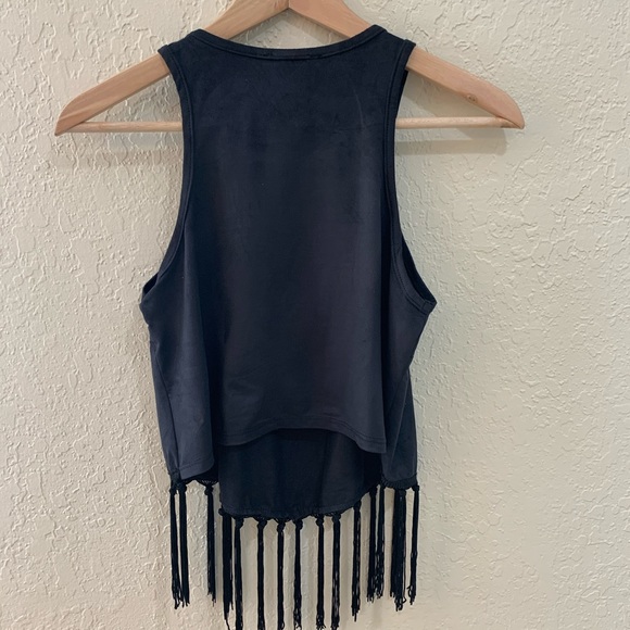 ✨3 for $20✨ NWT Black fringe tank top - Picture 2 of 3